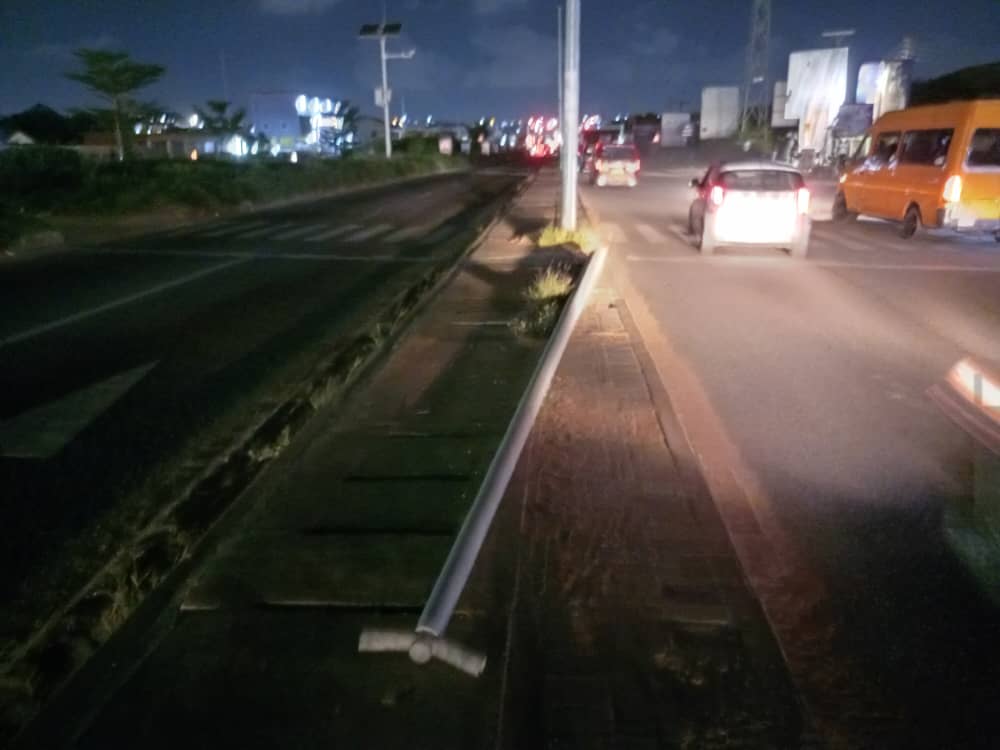 Awoshie-Pokuase Highway; dangerous to cross at night